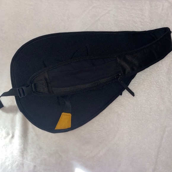 Sherpani Espirit Sling backpack in the color yellow black white - Picture 7 of 11